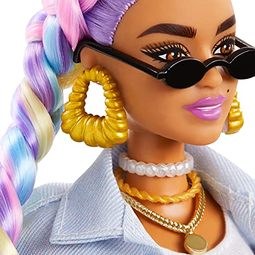 Barbie Extra Muñeca articulada con trenzas de colores, accesorios de moda y mascota (Mattel GRN29)