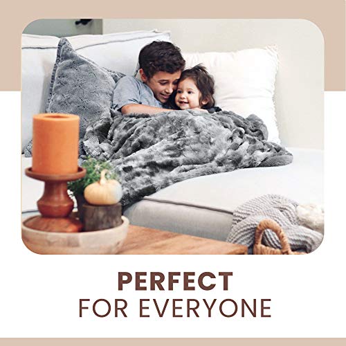 Everlasting Comfort Manta elegante de piel sintética - Suave y acogedora - Manta para sofá - Manta de pelo suave para el sofá y la cama - 127 x 165 cm - (Gris)