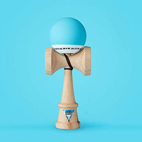 Juguete KROM Kendama – POP Sky Blue – Mejora tus Habilidades Cognitivas – Mejora el Balance, los Reflejos y la Creatividad – Kendama Modelo Pro Hecho Para Principiantes y Expertos