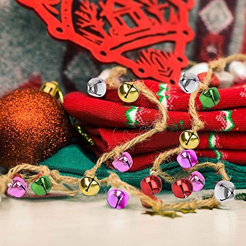LAITER 150 Pcs Cascabeles de Navidad Multicolor Campana Pequeña de Metal Colorida para Decoración árbole Mini Cascabele para Joyería Fabricación de Collares Diámetro de 10 mm con 1 Hilo Rojo