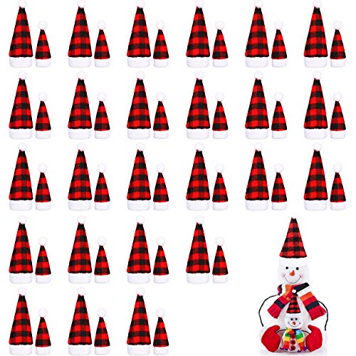 50 Piezas Mini Gorros de Navidad, 2 Tamaños Mini Sombreros de Papá Noel a Cuadros Buffalo, Mini Gorros de Muñecas de Navidad para Árbol de Navidad Botella Manualidades Decoración