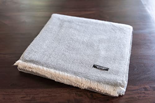 Annapurna Cashmere Lujosa manta de cachemira de 100% lana de cachemira, 125 cm x 250 cm, tejida a mano en Nepal, ideal como manta para sofá y cama (gris claro)