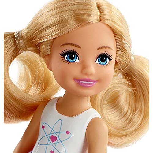 Barbie Chelsea Vamos de viaje con perrito, muñeca con accesorios, regalo para niñas y niños 3-9 años (Mattel FWV20)