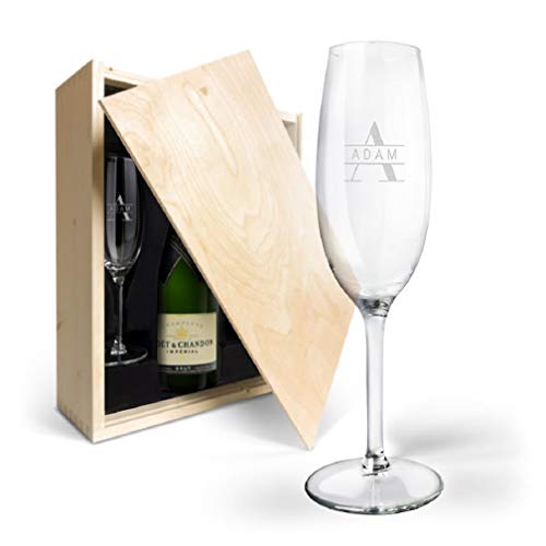 Champaña Moët & Chandon Brut personalizada con copas grabadas con nombres - una botella de champagne 0.75L