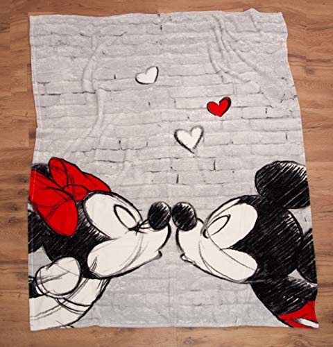 Herding Disney - Manta de microfibra (poliéster, 150 x 200 cm), diseño de Mickey y Minnie, color blanco