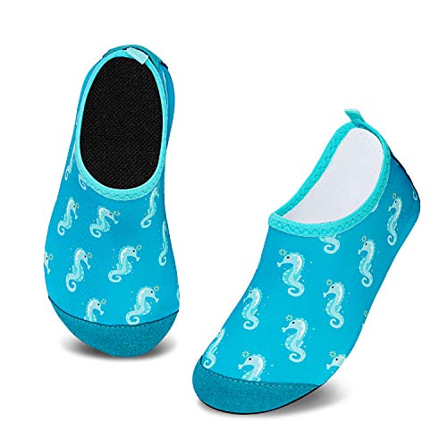 HMIYA Zapatos De Natación Niño Niña Antideslizante Zapatos de Agua Secado RáPido Respirable Escarpines de Baño Descalzo Calcetines Aire Libre Piscina de Playa Surf(Caballito de Mar Cian,24/25 EU)