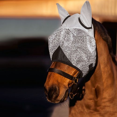 Kerbl 324515 - Máscara antimoscas con orejeras y protección UV, blanco, talla Pony