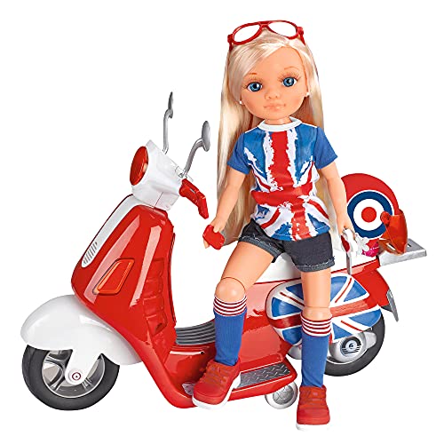 Nancy - Un día de Moto en Londres, la muñeca Incluye Scooter roja con Ruedas móviles y Espacio para Guardar pequeños Accesorios, Casco, Gafas y Pegatinas para Personalizar, Famosa (700013860)