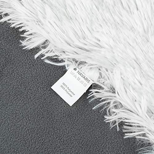Navaris Manta de pelo grande 150 x 200CM - Manta blanca y gris para cama sofá casa - Tela suave - Reversible e ideal para el invierno