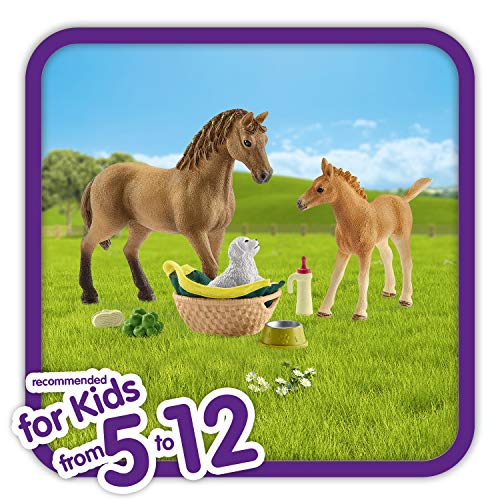 Schleich 42432 Horse Club Play Set - Horse Club Sarah de cuidados de crías, juguetes a partir de 5 años