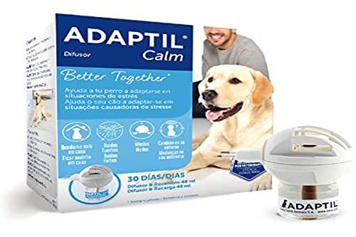 ADAPTIL Calm - Antiestrés para perros - Solo en casa, Miedos, Ruidos fuertes, Adopción - Difusor + Recambio 48ml