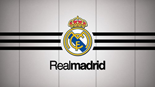 Bufanda oficial del Real Madrid. Modelo 100% Madridista. Escudo bordado. Producto con licencia original. Color blanco negro