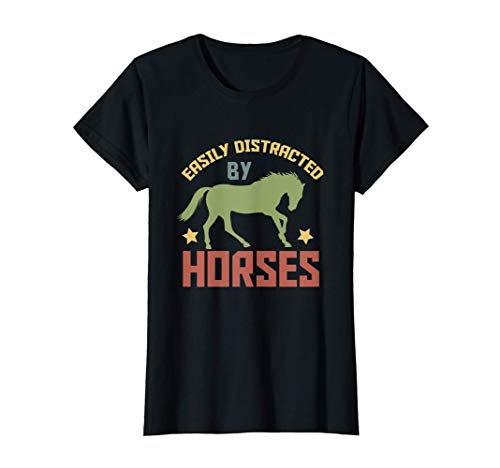 Distraída por los caballos la chica que cabalga Camiseta
