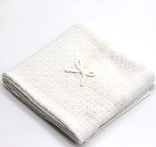 Toquilla para bebé hecha de lana 100% algodón super suave. Diseñada y fabricada en España. Manta de recién nacido de punto calado, ideal para regalo de nacimiento. (Blanco)