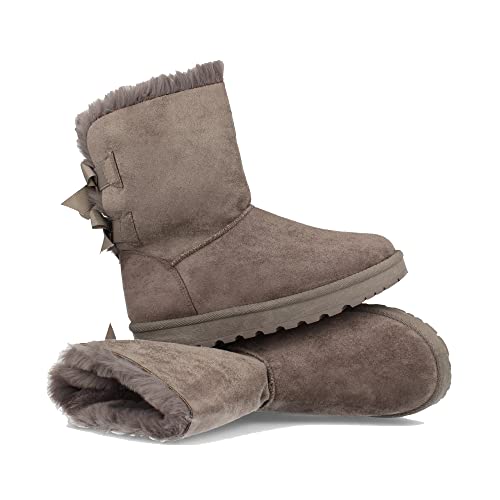 52889-Botin Plano para Mujer, Estilo Australiano, Forrado de Pelo, de Punta Redonda y con Lazos en el Contrafuerte como Detalle, Otono Invierno 2020. Talla 38 Gris