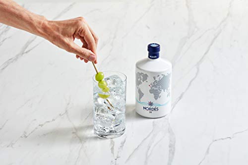 Ginebra Premium nacional Nordés Gin - Pack Exclusivo Vaso cristal transparente Nordés de regalo,70 cl