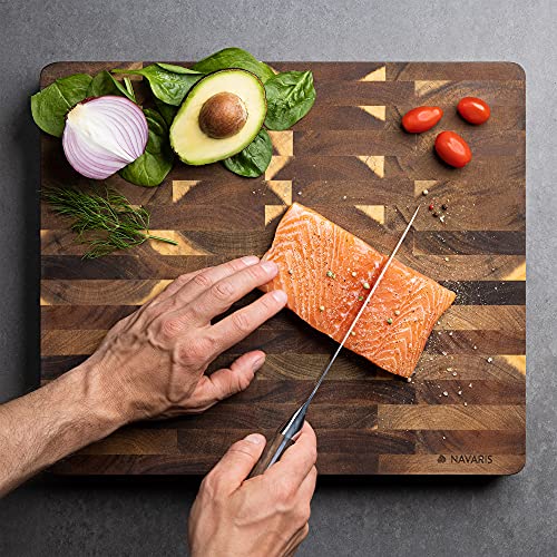 Navaris Tabla para Cortar de Madera - Tabla para Cocina Antideslizante - Accesorio para Picar o Servir Carne Vegetales quesos - 40 x 34 x 4 CM