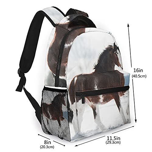 SXCVD Mochila informal,Caballo Clydesdale corre al galope en un campo nevado en inv,Mochila para portátil de negocios,Mochila de viaje de senderismo para hombres,mujeres,adolescentes